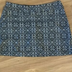 Women's Black and White Patterned Knit Mini Skirt
